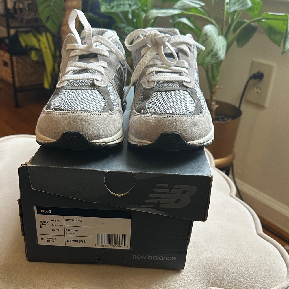 New Balance Kids' Light Gray Sneakers - Picture 2 of 5